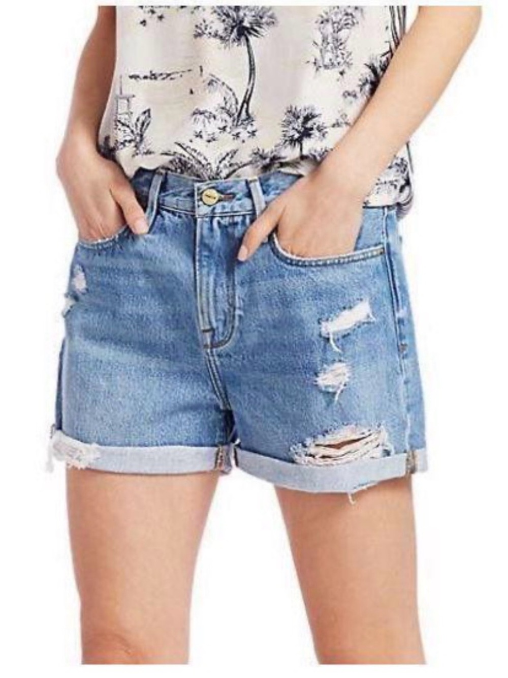 Frame Denim Le Beau Shorts in Elsey Rips Size 26